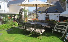 Hamilton Lodge - Cottage Sleeps 8